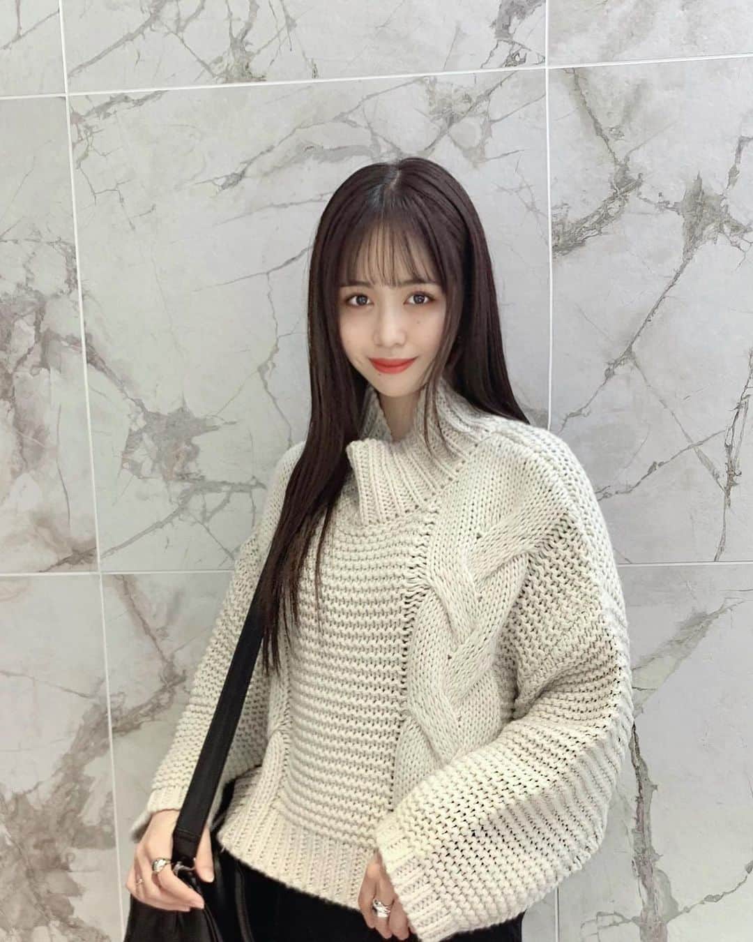Nanaseのインスタグラム：「暗めで落ち着いた髪色に、ほんのりラベンダーが入っててとっても可愛い🥲﻿ ﻿ ﻿ ありがとうございました！ @press.nabe   #ダークカラー#ラベンダーカラー  #暗髪#暗髪カラー#表参道#press」