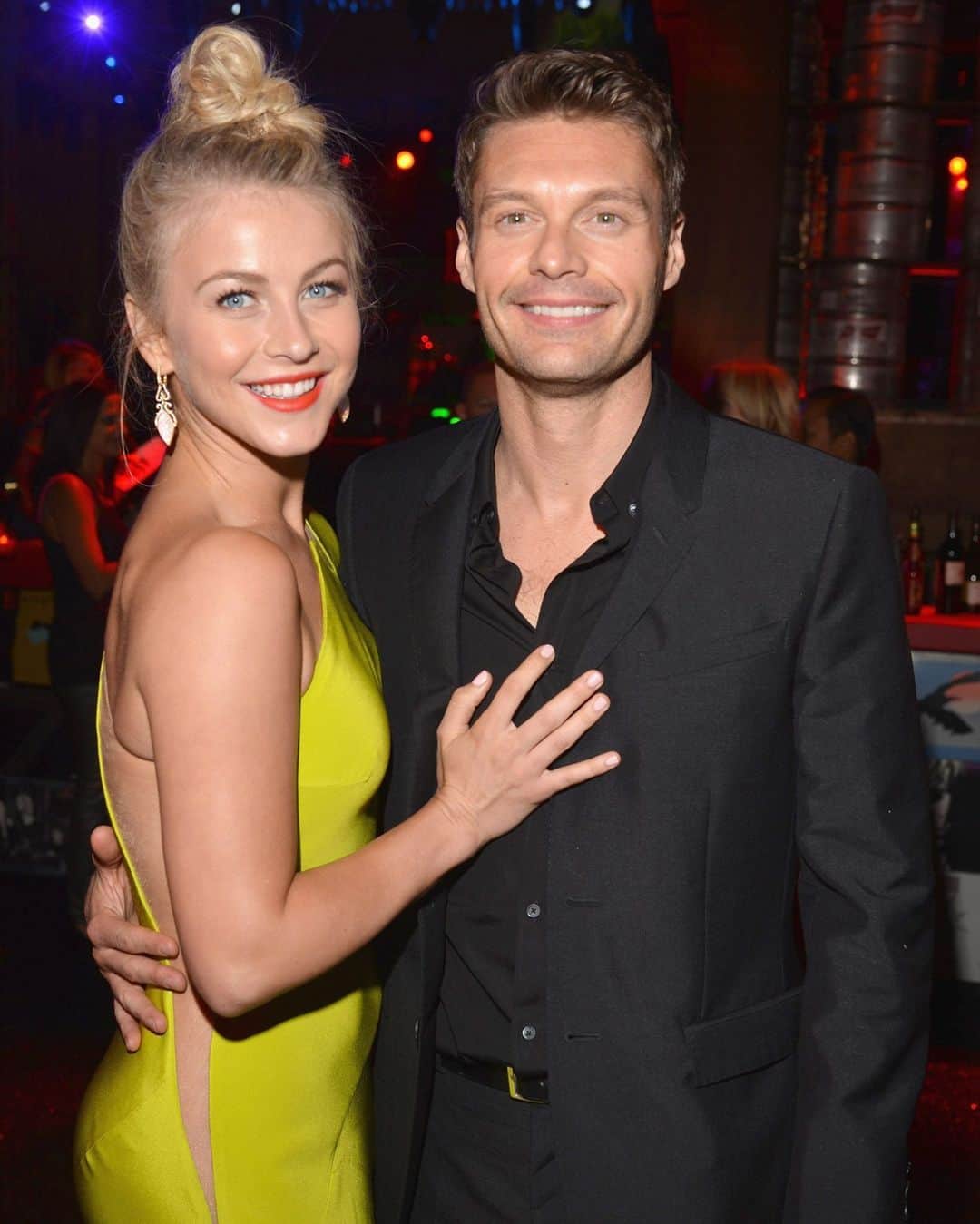 E! Onlineさんのインスタグラム写真 - (E! OnlineInstagram)「Julianne Hough recently opened about feeling lost after a past, "high profile" relationship. Nope, not Brooks Laich—but Ryan Seacrest? Her candid interview is at the link in our bio. (📷: Getty Images)」11月12日 22時00分 - enews