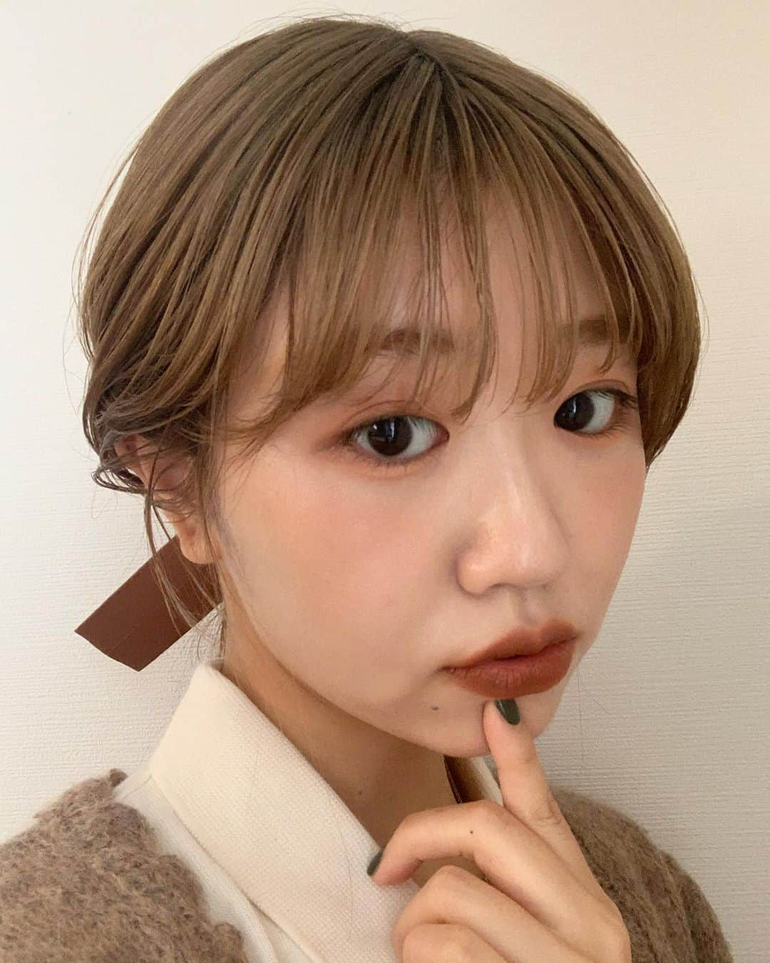 碓井玲菜さんのインスタグラム写真 - (碓井玲菜Instagram)「@likey_beauty_ 🍐🍊🍇 これからの時期にぴったりの色 可愛すぎるだ〰️ 順番に 203 BOLD 202 TEMPTiNG 201  RiPE #likeybeauty #makeup #lips」11月12日 22時06分 - reina_usui