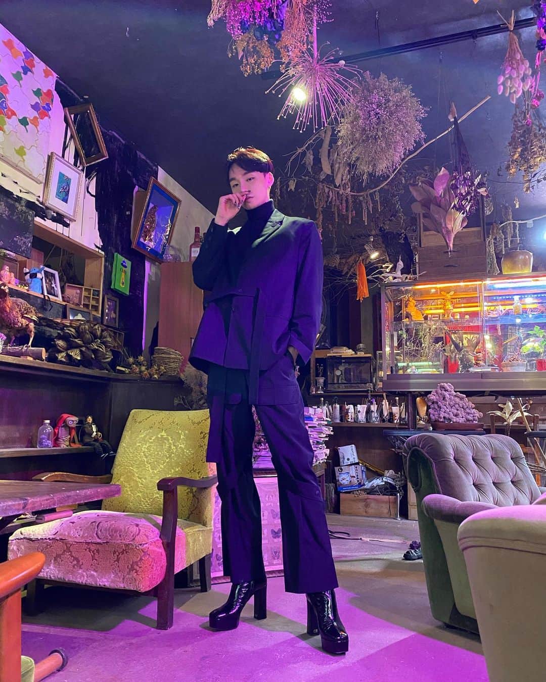 Noah（ノア）のインスタグラム：「Ain’t no mountain is higher than your pride 🖤  #GiuseppeZanotti#HighHeels」