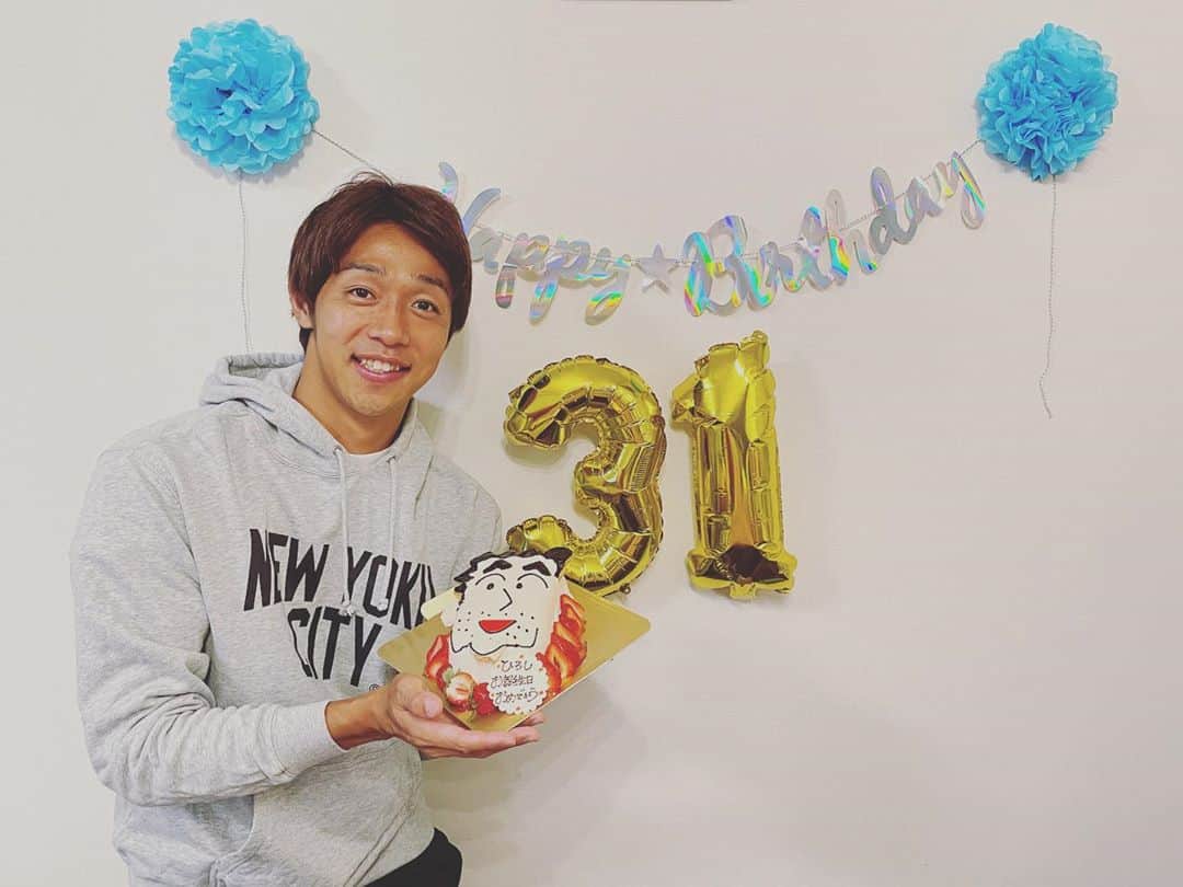 清武弘嗣さんのインスタグラム写真 清武弘嗣instagram 31歳になりました コメントも ストーリーも本当にありがとうございます ここまでサッカーができてることに日々感謝しながら これからも頑張っていきたいと思います 家族をはじめ たくさんの方々に