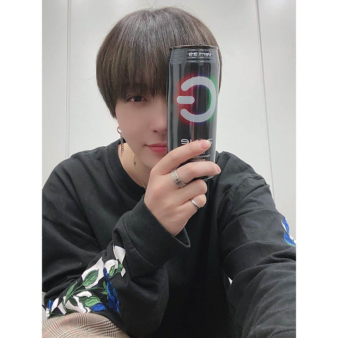 HIROTOのインスタグラム：「⚡️ #ivvy #hiroto #today #selca #photo #jpn #artist #me #l4l #팔로우 #셀카 #instagram #instagood #instasize」