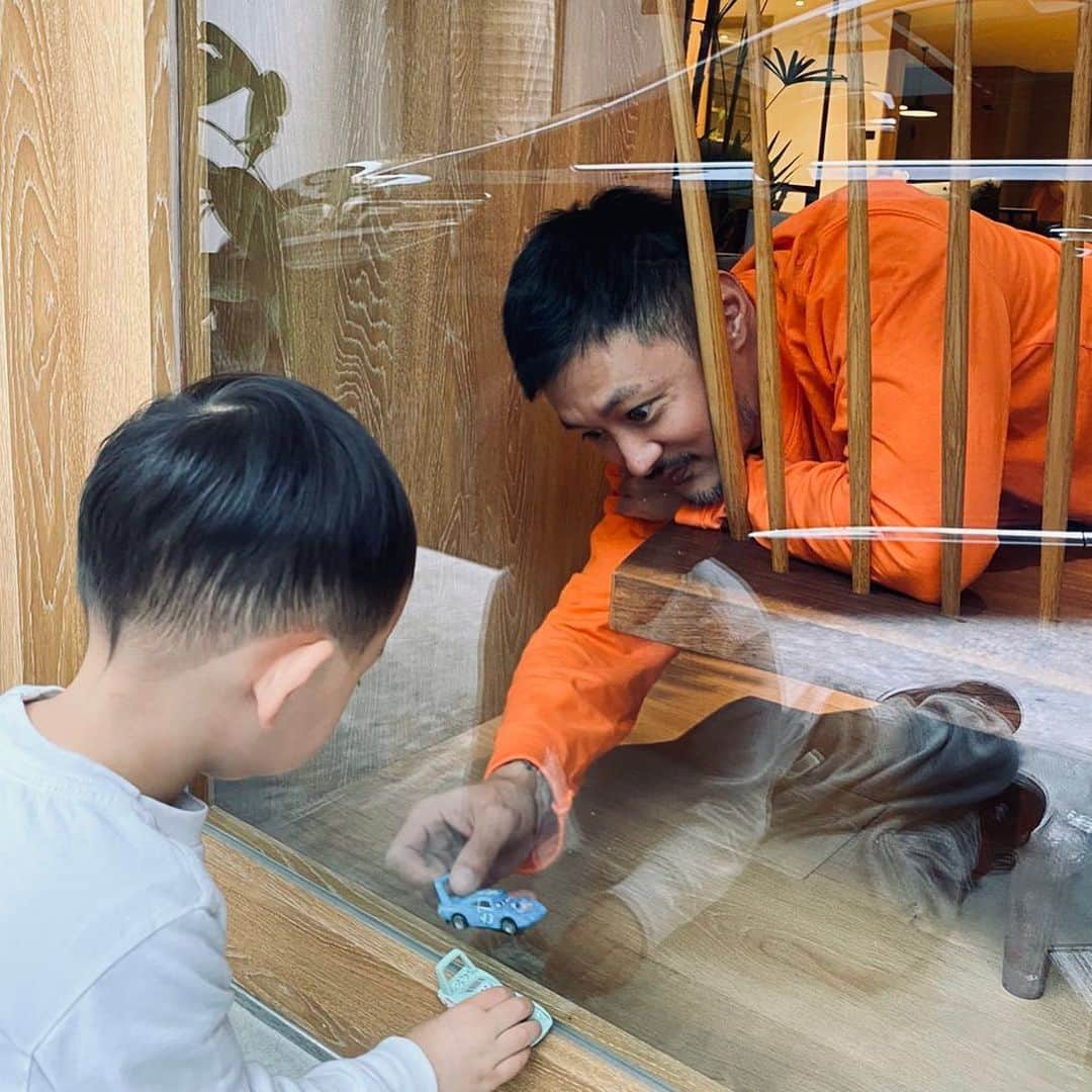 余文樂のインスタグラム：「👨🏻👦🏻」