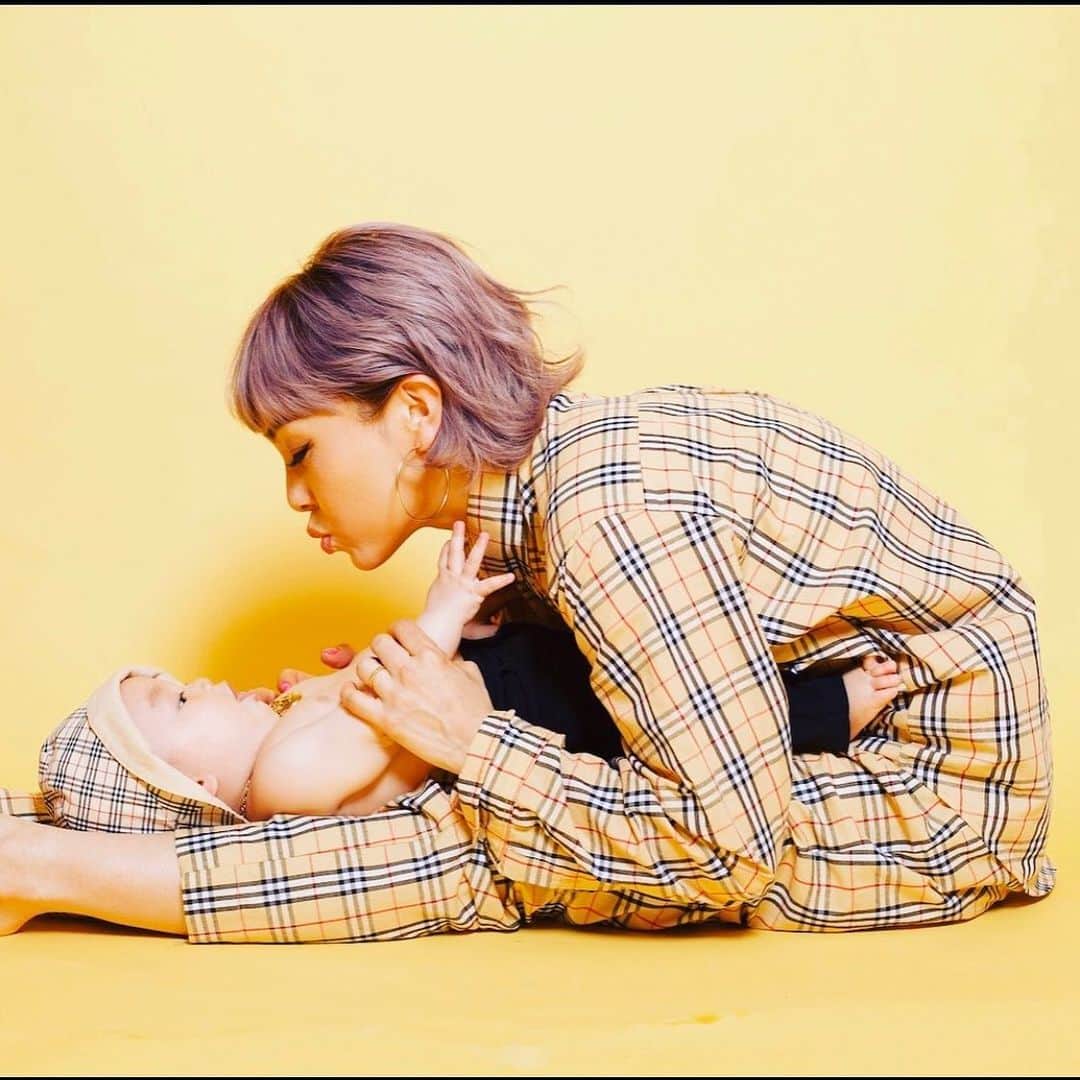 Nazukiのインスタグラム：「✨0歳から発育ダンス認定講師講座✨  無料オンライン説明会‼️ 11/16 11:00〜 11/22 11:00〜  来年2021年 1月から第2期生講師講座がスタートします‼️  0歳から発育ダンスとは？ 2歳から発育ダンスとは？ ダンスが何故子供によいの？  私自身でのオンライン説明会になります👍  キッズダンスを教えてる講師の方で更に深く勉強したい方や、 ダンスやった事ない方などでも、 講座を受ければ教える事ができます✨  こどもの未来の為に✨ ダンスを通してこどもと触れ合ってみませんか？🥺  オンライン説明会で無料になりますので、是非この機会に‼️ 質問なども受け付けします‼️ 更にお得な特典も🉐  お申し込み方法 info.mamadance@gmail.com お名前 ご連絡先  表記の上メールください📩  DMでも受け付けしてます📩  #0歳から発育ダンス #2歳から発育ダンス  #資格 #認定講師 #講座　#ダンス講師講座」
