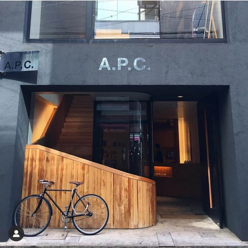 アーペーセーさんのインスタグラム写真 - (アーペーセーInstagram)「A.P.C. store  Facade of A.P.C. Fukuoka store designed by @laurentderooarchitecte   Address : 1-13-21-1 Daimyo Chuo-Ku Fukuoka-Shi 810-0041 Fukuoka  Regram @_imagine._  #APC #APCstore #APCFukuoka #Japan」11月12日 22時40分 - apc_paris