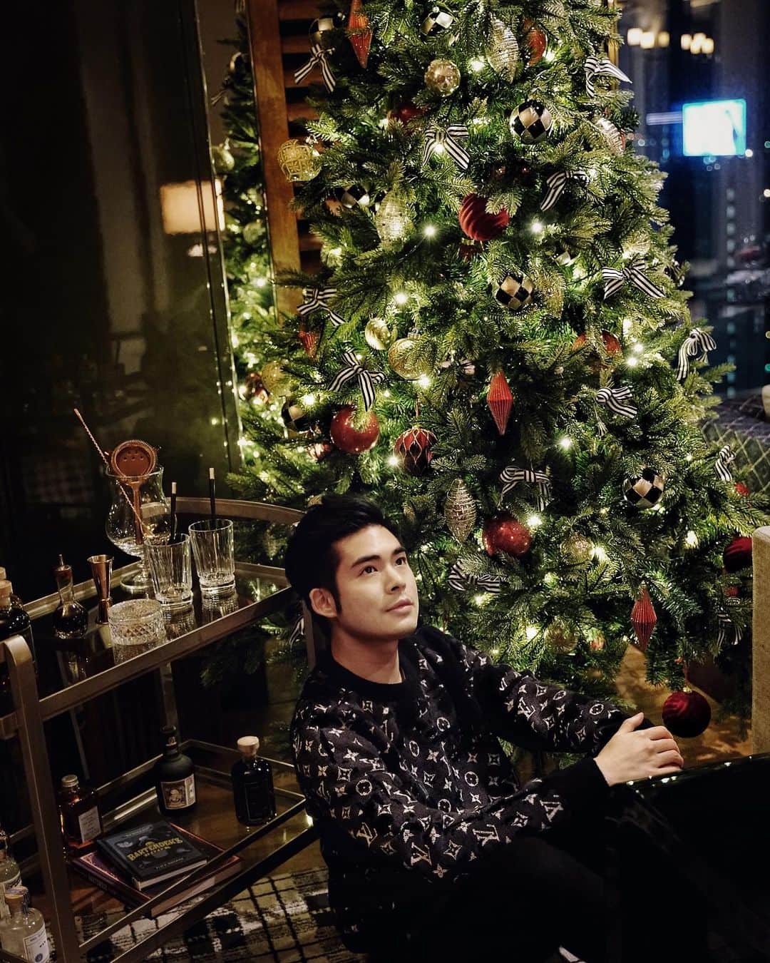 Christoffer Chengのインスタグラム：「A staycation that can fulfil your festive dreams 🎄🎄🎄 @rosewoodhongkong #rwjourneys #themagicofchristmas」