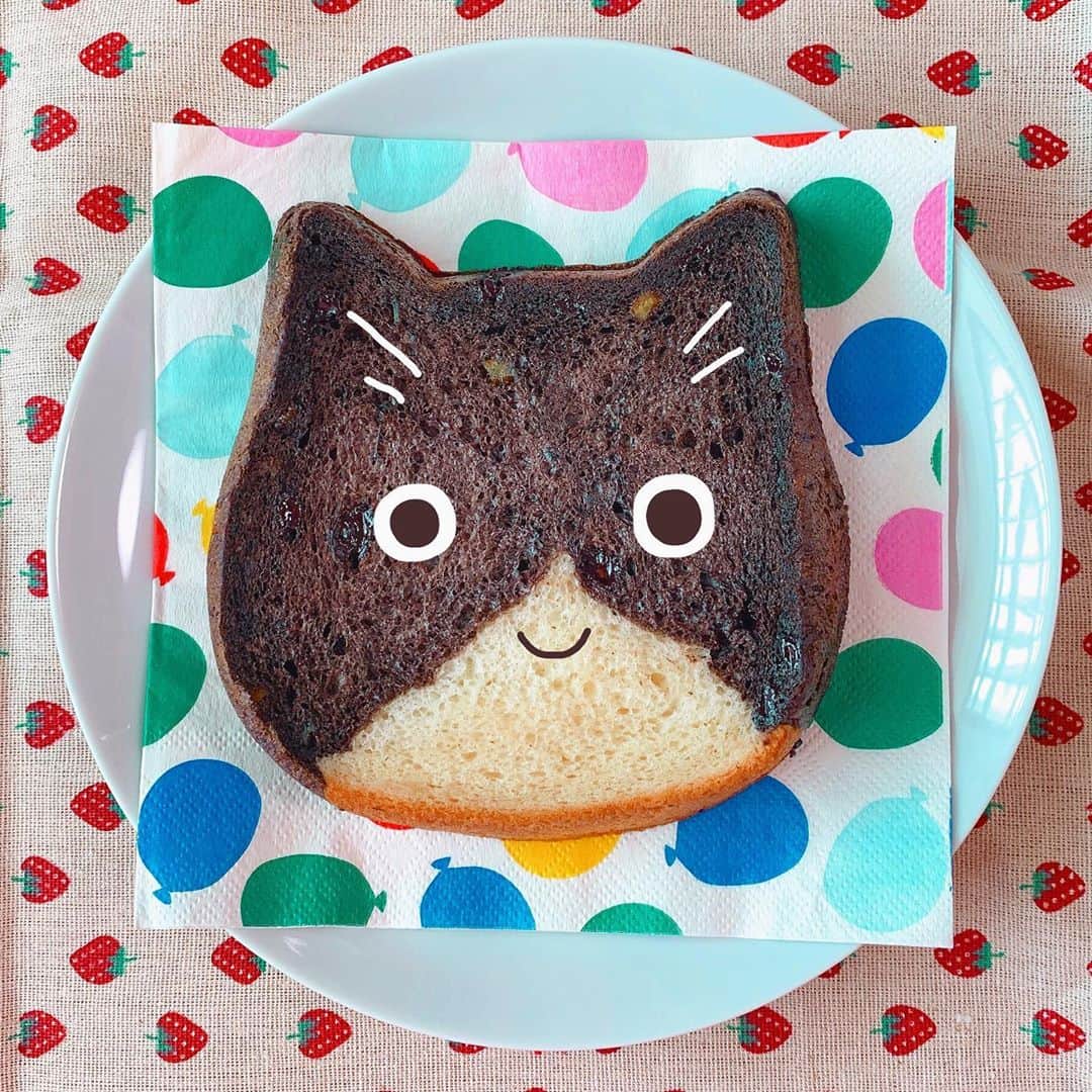 紅林大空さんのインスタグラム写真 - (紅林大空Instagram)「🐈🍞🐾 @90884.jp   #ねこねこ食パン」11月12日 22時42分 - kurebayashiii