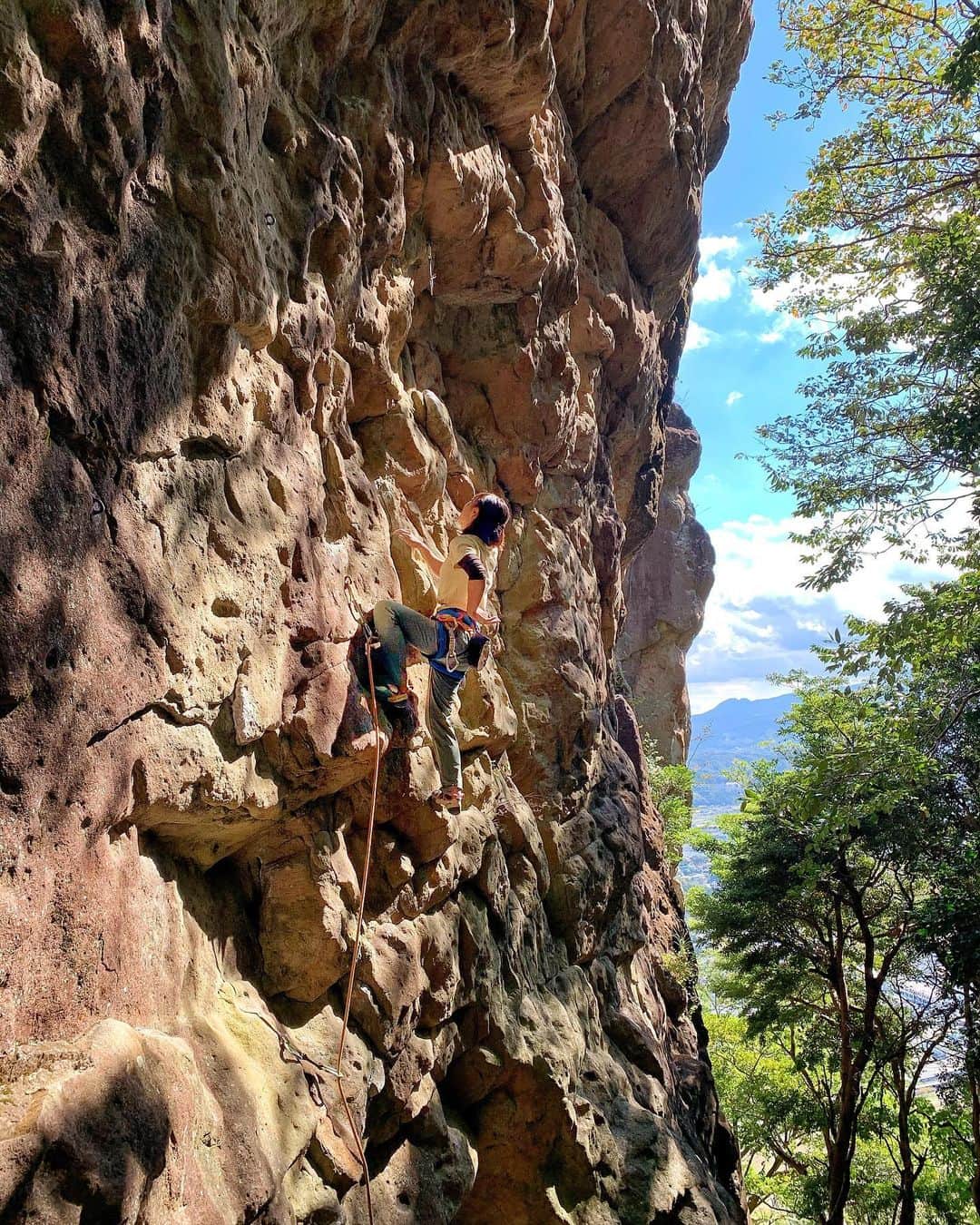 尾上彩さんのインスタグラム写真 - (尾上彩Instagram)「Good weather🌞🌱 ・ 今週末も楽しみだ！！！ ・ @patagoniajp @patagonia_climb #climbing #bouldering #climblikeagirl #クライミング」11月12日 22時58分 - aya_onoe