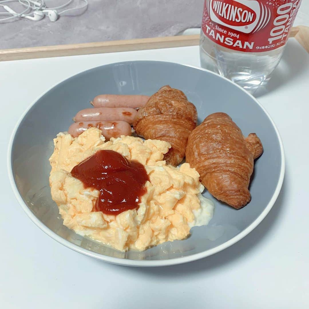 みぽたぽたさんのインスタグラム写真 - (みぽたぽたInstagram)「載せるものなかったので、過去自炊🍴ある日の素朴な朝ごはんと、初挑戦したエビチリと、だし巻き卵の形したチーズオムライス☺︎」11月12日 23時03分 - mipochan.jp