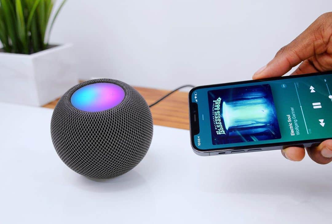 マーケス・ブラウンリーのインスタグラム：「HomePod Mini review just went up. PLAYSTATION NEXT LOL GIMME A MINUTE」