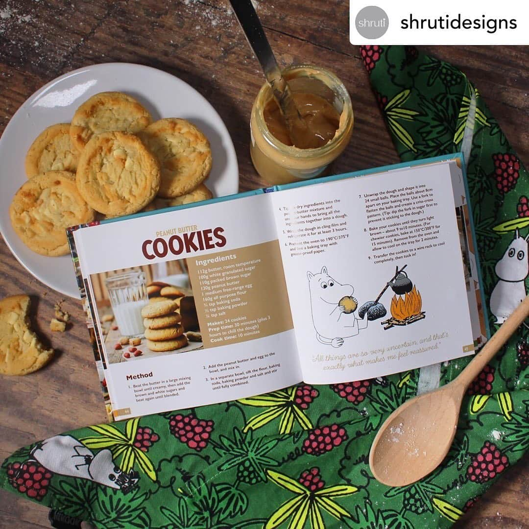 ムーミンさんのインスタグラム写真 - (ムーミンInstagram)「”All nice things are good for you.”🥰🍪 -Moominmamma, from the book The Exploits of Moominpappa  How about some Moominous cookies?🍪 Get your own copy of Moomin Comfort Food 👉 moom.in/shruti  Repost• @shrutidesigns Cookies! 🍪😩 Our mouths are watering already. Imagine what other delicious goodies are kept within this @moominofficial Comfort Food recipe book - or imagine no more with your very own copy! Tap the link in our bio to get yours. . . . . . . #tovejansson #moomin #moomins #themoomins #moomintroll #moominmug #scandinaviandesign #illustration #moominlover #moominofficial」11月12日 23時15分 - moominofficial