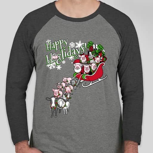 Priscilla and Poppletonさんのインスタグラム写真 - (Priscilla and PoppletonInstagram)「🎄CHRISTMAS SHIRTS ARE HERE!🎄 We are super excited to show you the design for our 2020 HOLIDAY APPAREL available for just 17 days so you get them in plenty of time to wear them before Christmas!  How cute am I as Prissy Claus with Santa Pop and the rest of the family delivering packages with the help of some of our rescued farm friends? Swipe to see the different options (youth sizes available, too). All proceeds will go to the animals @prissyandpops_helpinghooves. Did you know we have rescued 24 animals just in the past year? We  appreciate you considering purchasing one and/or making a donation at customink.com/fundraising/prissyandpop-helping-hooves-holiday-fundraiser (link in bio). AND...Who spots a certain special angel pig in the design??? As always, thOINKs for your support! We couldn’t save the lives we do without your help!🐷❤️🎄#christmasshirt #nonprofit #rescuefarm #prissyandpop #prissyandpopshelpinghooves」11月12日 23時17分 - prissy_pig