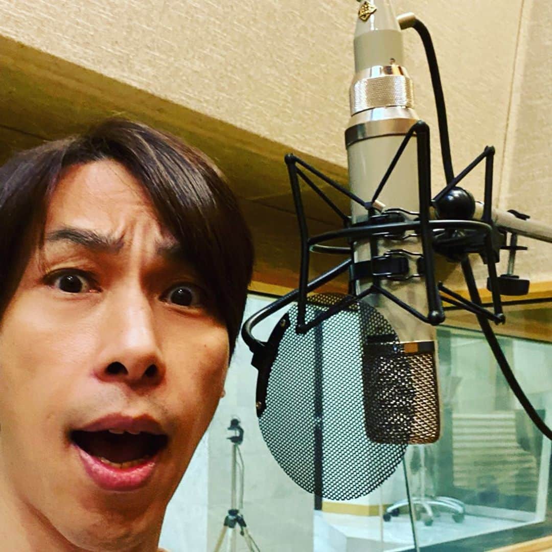 谷本貴義のインスタグラム：「歌録だった。いつぶりか、ひさしぶり、さしみはぶりでおたのしみ。超スーパーステキな感じで録れた♪発表の日を待ちましょう！  #レコーディング #サウンドシティ #telefunken  #251」