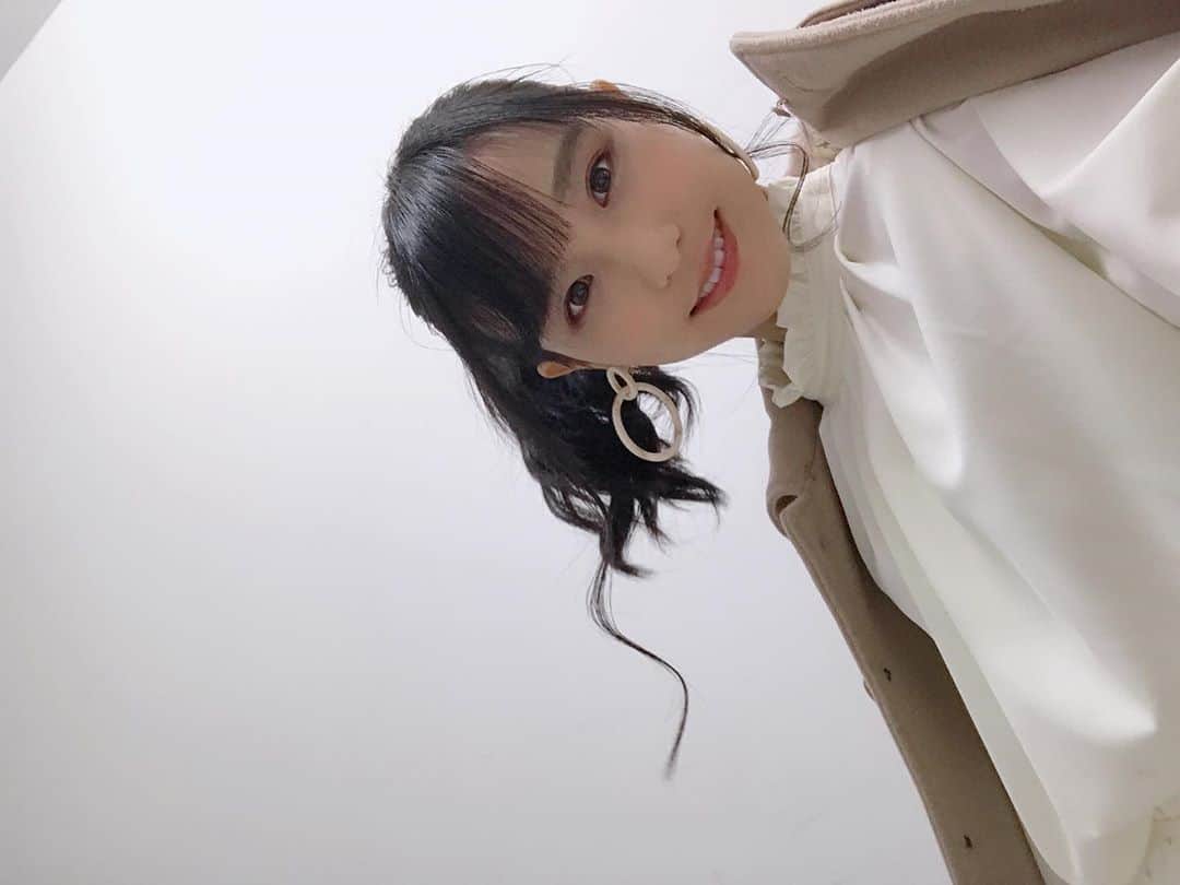のインスタグラム：「・  ついに1桁台に😳💓 バースデーライブまで【あと8日❣️】  チケット一般発売残りわずかです🤩 是非お越しください💗  💙🌈Bitter & Sweet ASAHI TASAKI Birthday Live 2020 ～me to me～🌈💜  【日程】11月20日(金) 【開場 / 開演】19:30 / 20:30 【会場】築地・汐留BLUE MOOD  チケット一般発売🔻 ・チケットぴあ ・ローソンチケット ・イープラス   #ATBD #田﨑あさひ #ビタスイ  #bittersweet #ポニテ」