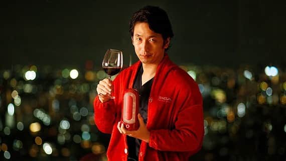 大川竜弥のインスタグラム：「「TENGAオリジナル着る毛布」のモデルをやらせていただきました。イメージは東京カレンダーです。詳細はTENGA公式Twitterをご覧ください。 #TENGA #東京カレンダー」