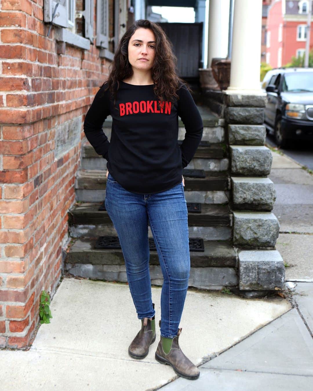 ブルックリンインダストリーズのインスタグラム：「Tess in the Ditmas Crew Neck. Free US Domestic Shipping this weekend.. and the weekend starts now!  #brooklynindustries #liveworkcreate #brooklyn」