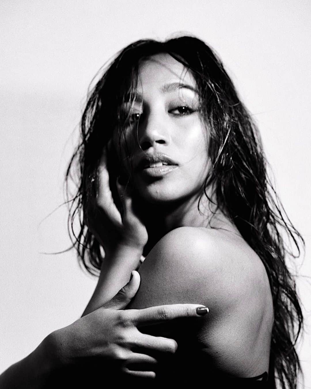 Megha Shrestha のインスタグラム：「Everything is a CHOICE 🥀」