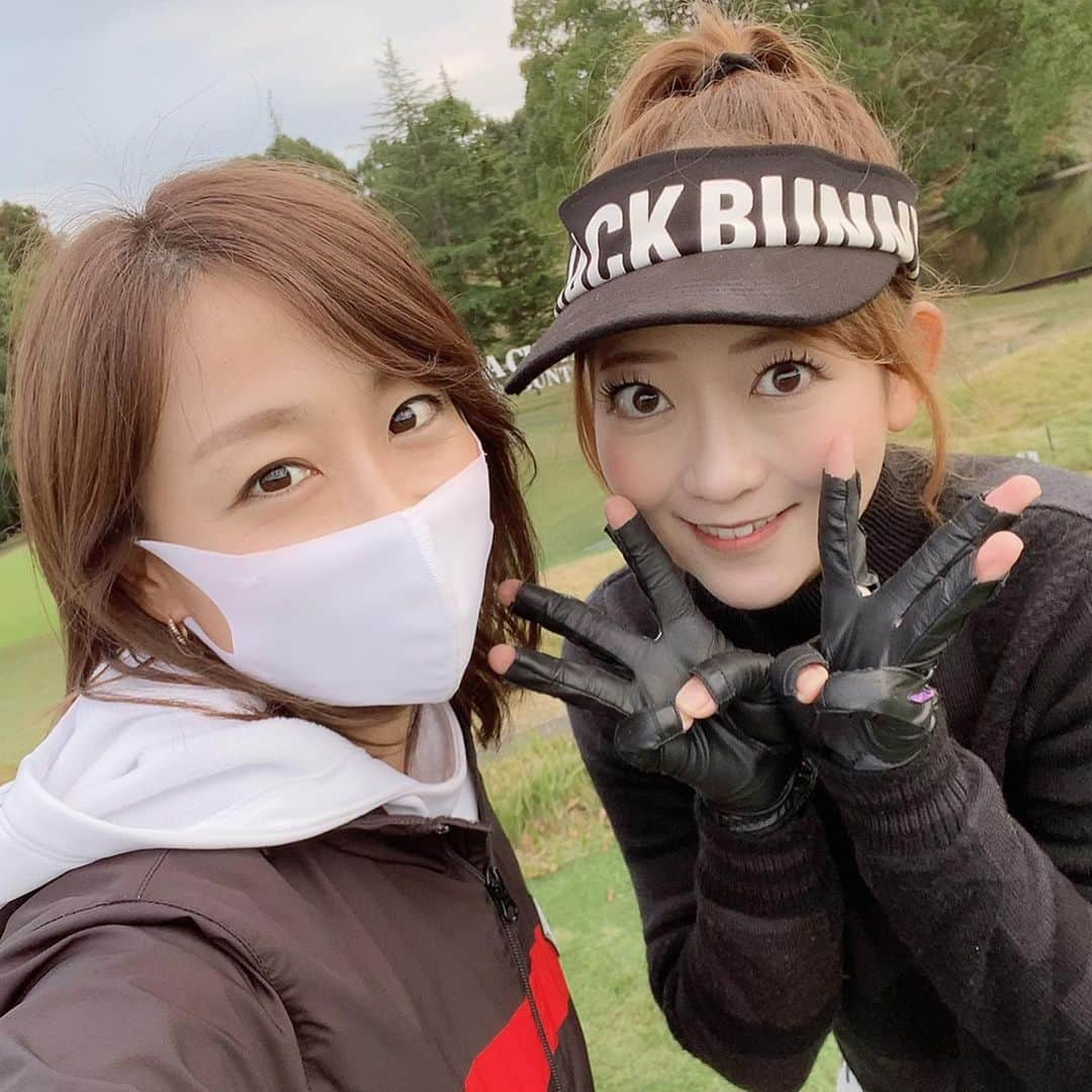 相川友希さんのインスタグラム写真 - (相川友希Instagram)「いつメンとゴルフ⛳️ 良いゴルフが出来たよ #ゴルフ　#冬ゴルフ　#コンペ　#入賞　#昨日のお酒が抜けない　#飛び起きてダッシュ　#寝起きゴルフ　#反省　#楽しかったからあり　#運動　#スポーツ　#おでん　#寒さとの闘い　#親指　 アプローチ寄らなかったな。。  左手は親指、右手は手のひら  @misa_okochi ベスト更新おめでとう㊗️❤️」11月12日 23時33分 - yuki923a