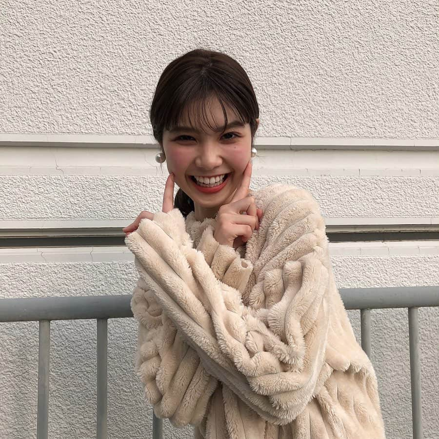 山﨑愛麻さんのインスタグラム写真 - (山﨑愛麻Instagram)「皆さんこんばんは🌛  リハーサル続きですが、ミスミスターの みんなとも会えて楽しいです✌🏼❤︎ こんな感じでおちゃらけたりしながらも 皆で本番に向けて頑張っています✊🏼 また明日からも頑張るぞーー🌿  #えまにぽちっとな も残り8回！！ 寝る前にしてくれたら嬉しいです🥺🤍  #國學院大學  #ミスコン2020 #ミスコンテスト  #ミス國學院  #山崎愛麻  #えまにぽちっとな」11月12日 23時36分 - ema_yamazaki