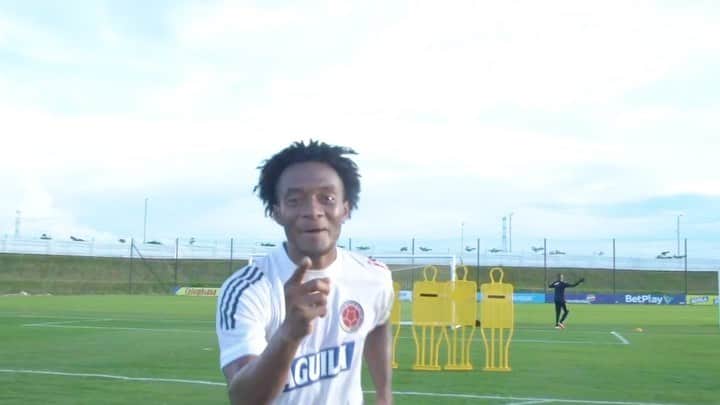 サッカー コロンビア代表チームのインスタグラム：「🎥 ¡Pura precisión! 🎯⚽   @cuadrado   #VamosColombia 🇨🇴」