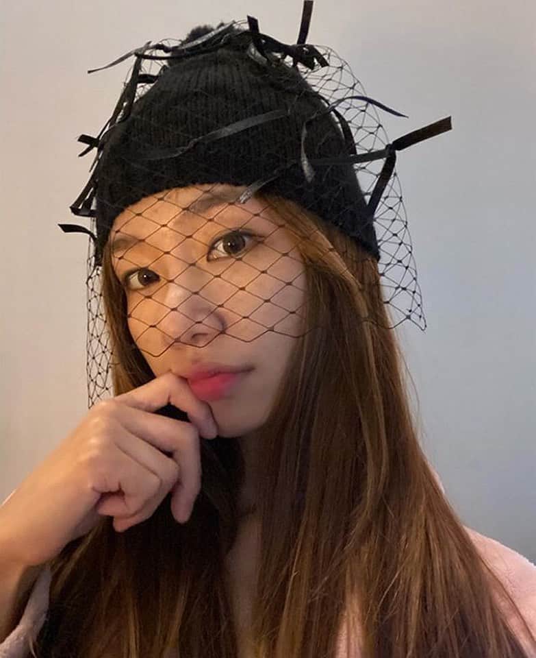 のインスタグラム：「👀 looking great @ss_u_n_yy ... #veilbeanie」