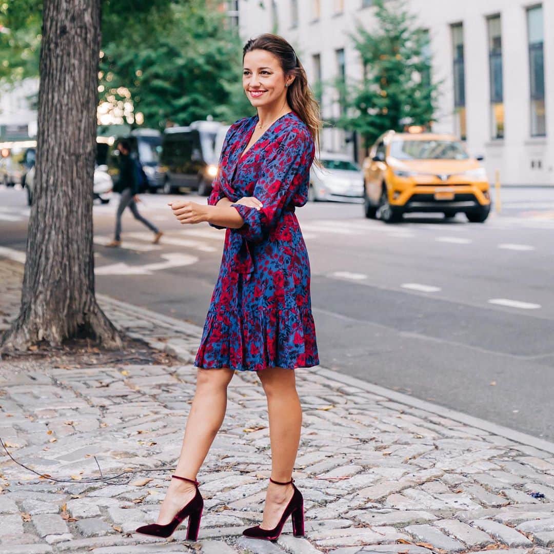 のインスタグラム：「Curing our rainy day blues with new arrivals. Head to #Shoshannadotcom to shop the latest! #shoshanna #newarrivals #floral #nyc.」
