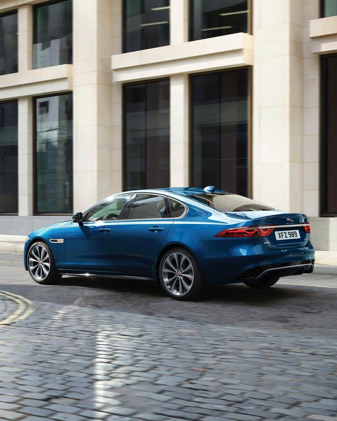 Jaguarさんのインスタグラム写真 - (JaguarInstagram)「“The New XF design represents a significant change. We have comprehensively updated both Saloon and Sportbrake to give them a more poised presence, providing a heightened sense of luxury and technology.” - Julian Thomson, Design Director, #Jaguar.  #NewXF #XF #XFSportbrake #Premium #Luxury #Performance #Sport #Saloon #MHEV #Hybrid #AWD #ElectricCars #Technology #CarsofInstagram #CarsWithoutLimits #InstaCar」11月12日 23時52分 - jaguar