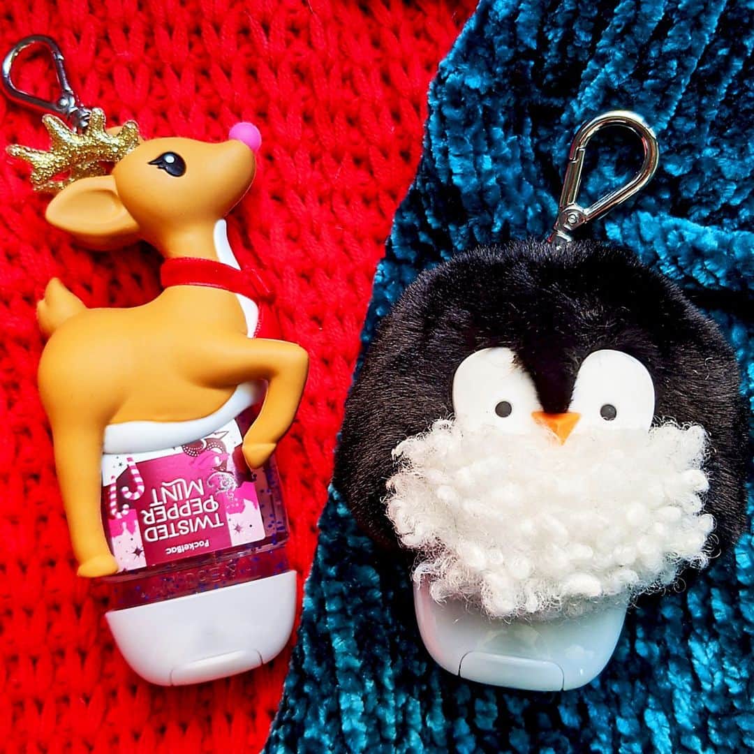 Bath & Body Worksさんのインスタグラム写真 - (Bath & Body WorksInstagram)「❤️ Christmas Cuties Poll! 💚Drop a 🦌 or 🐧 for the PocketBac pal you’re picking!」11月13日 0時00分 - bathandbodyworks