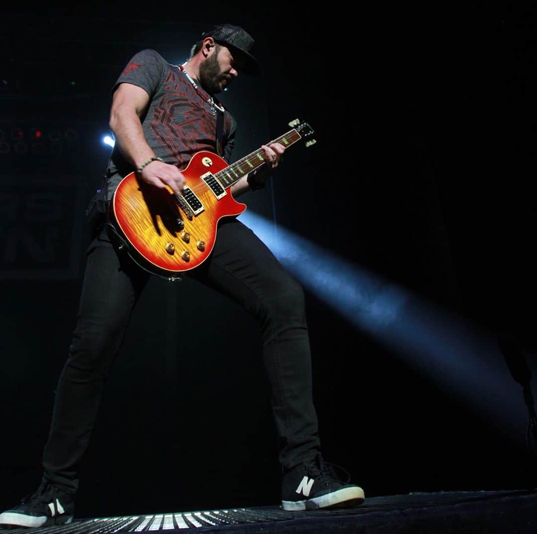 3 Doors Downのインスタグラム：「Happy Birthday to this guitar slinging man @chet3doorsdown. Wish him a happy birthday in the comments below!」