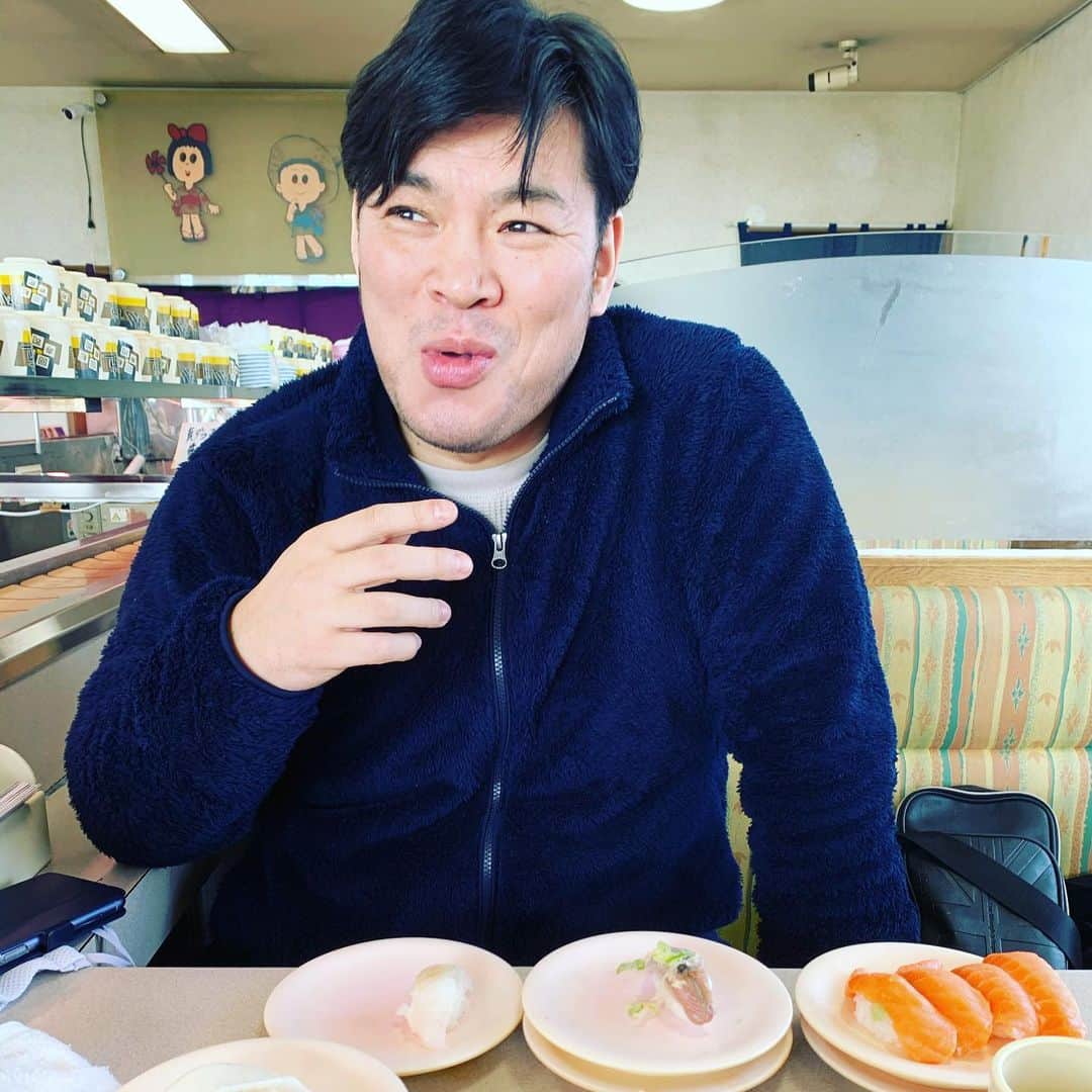 今成夢人さんのインスタグラム写真 - (今成夢人Instagram)「旨すぎた寿司 in 根室 直ぐにその旨さを言語化出来ないけど、なんとか言語化しようとnow loadingな表情を見せるときの男色ディーノはグッドコンディションの証拠 #男色ディーノ」11月13日 0時19分 - yumehitoimanari