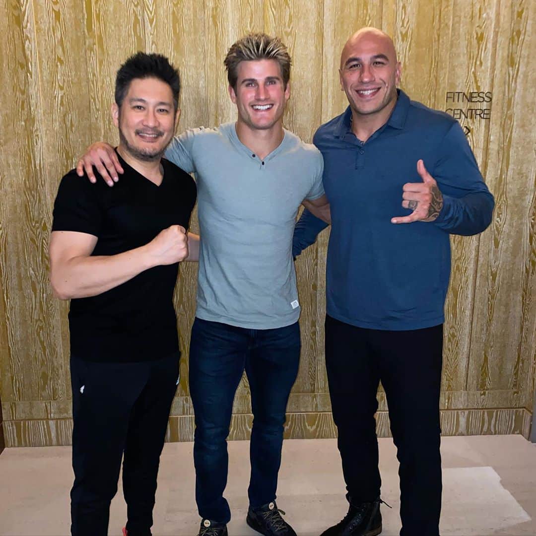 セージ・ノースカットのインスタグラム：「Thanks @yodchatri for having me down to film the Apprentice! I had such a great time and the show is so cool!! Had fun hanging out with the Champ @brandonthetruthvera also!」