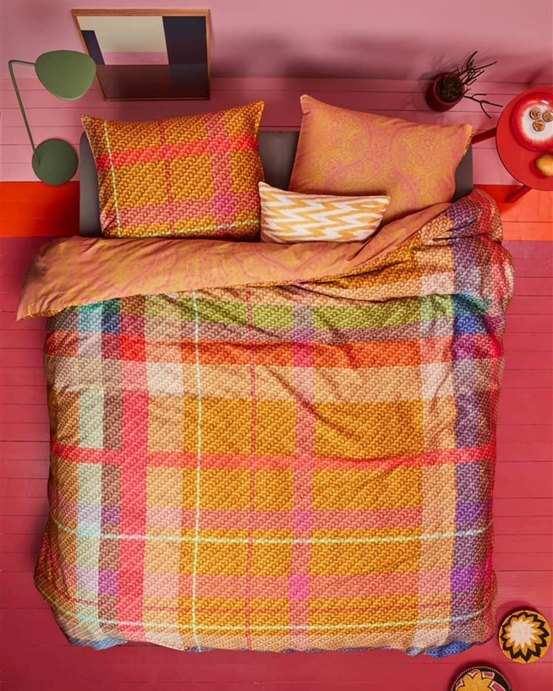 オイリリーさんのインスタグラム写真 - (オイリリーInstagram)「The Oilily bed linens are famous for their unique colour combinations, ornate and particular prints, and beautiful details. ⁠ 🧡⁠ The design of this duvet cover Walter features an ochre-coloured check pattern, with vibrant colour accents such as pink, red, purple, blue and green. This vivid colour combination gives the cover an attractive look.⁠ 💛⁠ #oilily #oililyworld #FW20⁠ #fall #winter #womenswear #kidswear #printonprint #oililyandme #oililybedding #bedding」11月13日 0時52分 - oililyworld