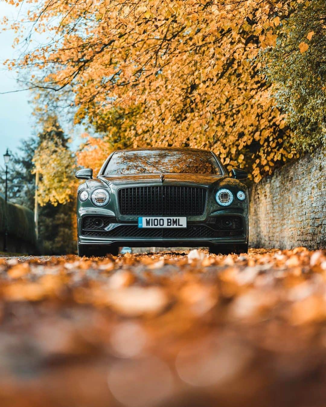 ベントレーさんのインスタグラム写真 - (ベントレーInstagram)「The fine print reads: you can have it all. The #NewFlyingSpur. #WorldOfBentley _ #Bentley Flying Spur WLTP drive cycle: combined fuel consumption: 19.1 mpg (14.8 l/100 km), combined CO₂: 337 g/km. Photos by @alex_stead」11月13日 1時09分 - bentleymotors