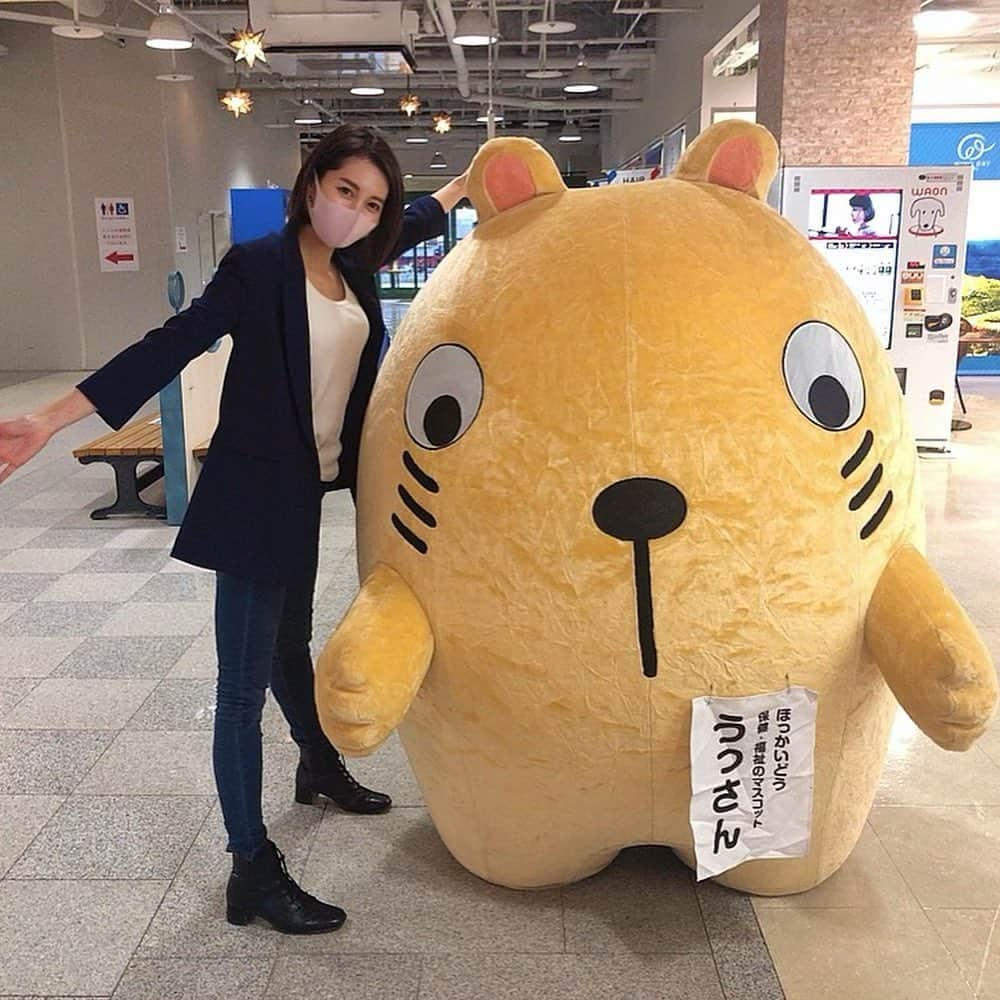 上条百里奈さんのインスタグラム写真 - (上条百里奈Instagram)「北海道「介護のしごとイベント」 今年もありがとうございました✨ ・ ゲストにオクラホマさんと りんごちゃんを迎え、 介護を伝えるトークショー🙌✨ ・ 「ゆりちゃん先生〜♡」 と呼んでくれるりんごちゃんに終始胸きゅんしつつ、 オクラホマさんの質問力に感動し一気に大好きになりました☺️♡ ・ 介護や福祉を伝えているときね、 頷きながら泣きながら聞いてくれる方を見ると、「きっといい介護を経験されたんだな〜」と私まで泣きそうになります。 来てくださった皆さま お忙しい中、本当にありがとうございました。✨ ・ ・ 学生さんもぜひまた会おうね♡ 今後が楽しみです☺️✨ ・ ・ #介護 #介護福祉 #介護福祉士 #北海道 #介護のしごとイベント #トークショー #りんごちゃん #オクラホマ さん  #札幌 #小樽 #岩見沢 #旭川  #お手紙ありがとう #すっごく嬉しかったです」11月13日 11時26分 - yurina_kamijo