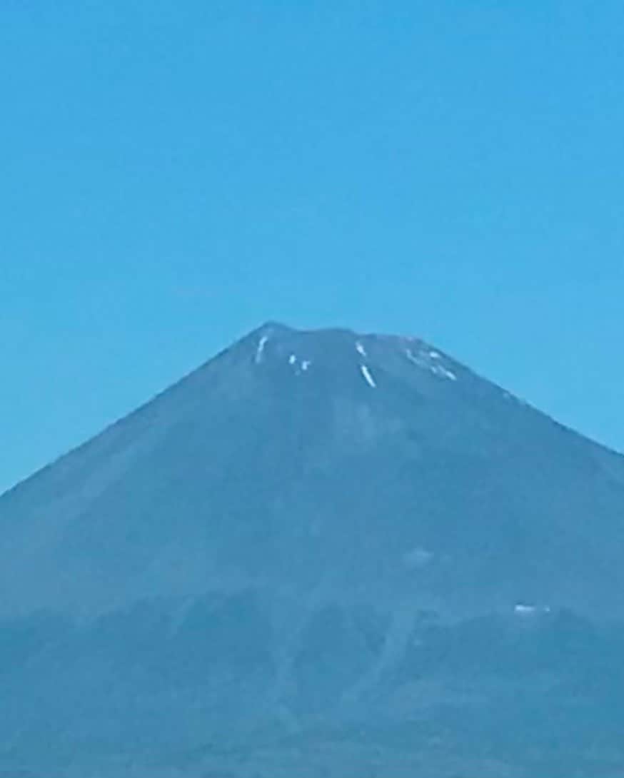 伊藤聡子さんのインスタグラム写真 - (伊藤聡子Instagram)「ひるおびの衣装はRoman🇬🇧の花柄ワンピースでした😊 久しぶりにデーモン閣下に会えました〜😆 富士山が綺麗💕💕 ということは、空気が、乾燥してきましたので、コロナに一層気をつけて過ごしましょうね✊️✊️✊️✊️✊️ #ひるおび#デーモン閣下#roman🇬🇧#富士山#伊藤聡子」11月13日 11時52分 - satokoito73