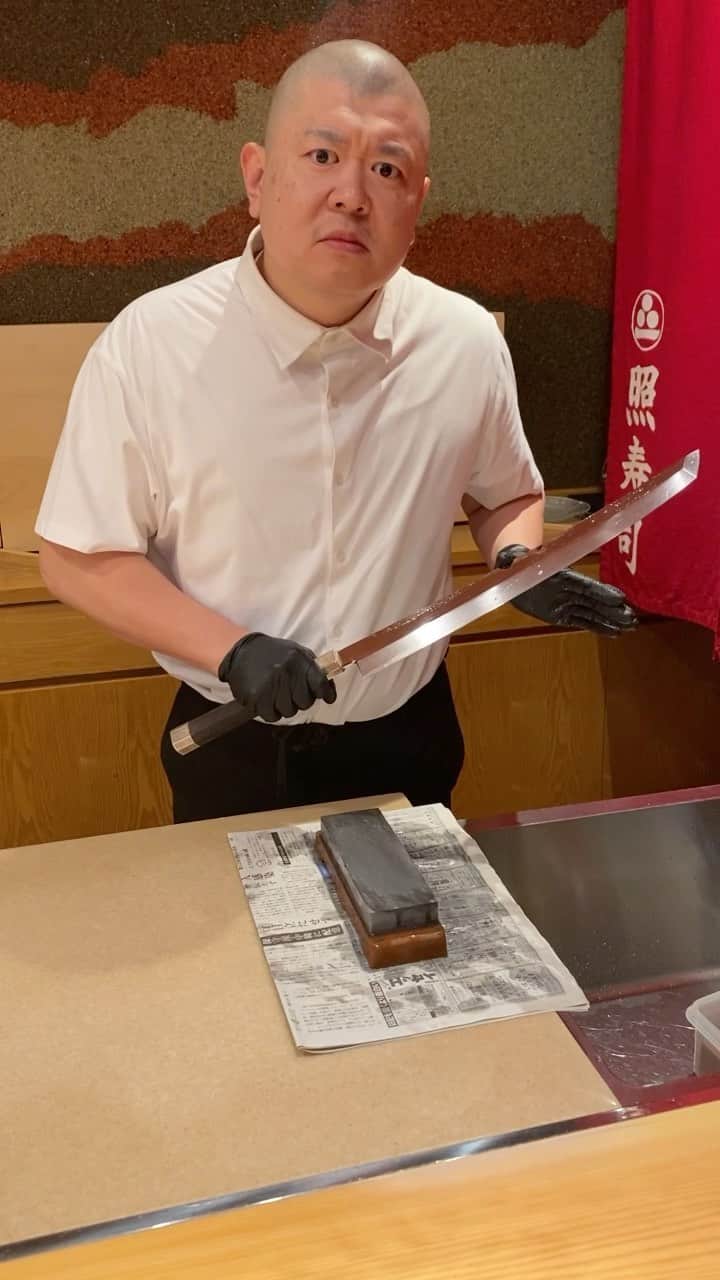 のインスタグラム：「Sharpen a knife」