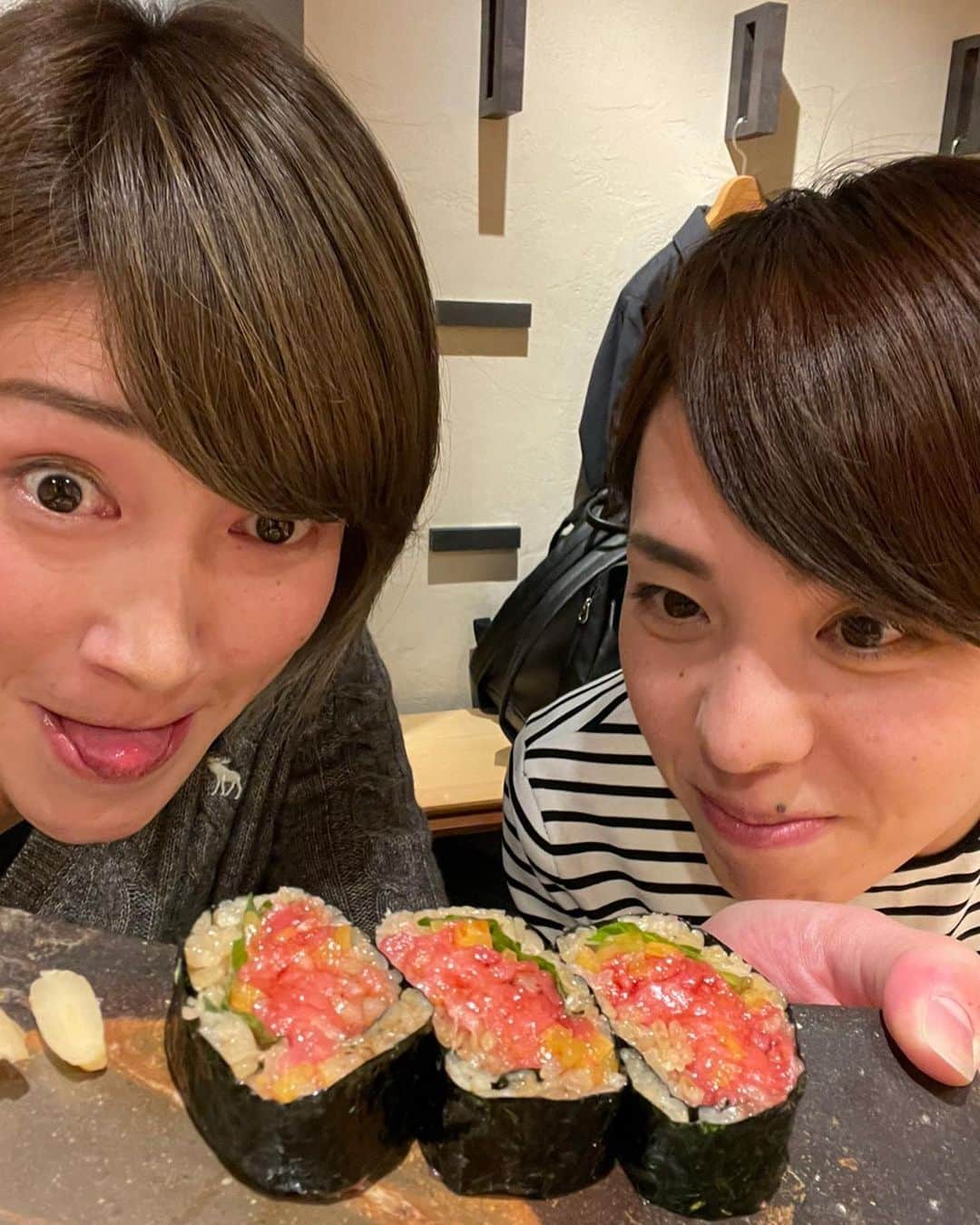 迫田さおりさんのインスタグラム写真 - (迫田さおりInstagram)「・ どのネタも美味しかった🤤 ひとつひとつが楽しくて？ワクワクさせてくれるお寿司ばかりでした🍣 ・ なんだかんだナマ舞子さんを定期的に見ることができて私は嬉しいのですよ🙂♪ ・ ・ @sushinagashima  #狩野舞子 さん #ウマイコ」11月13日 11時49分 - saori.rio