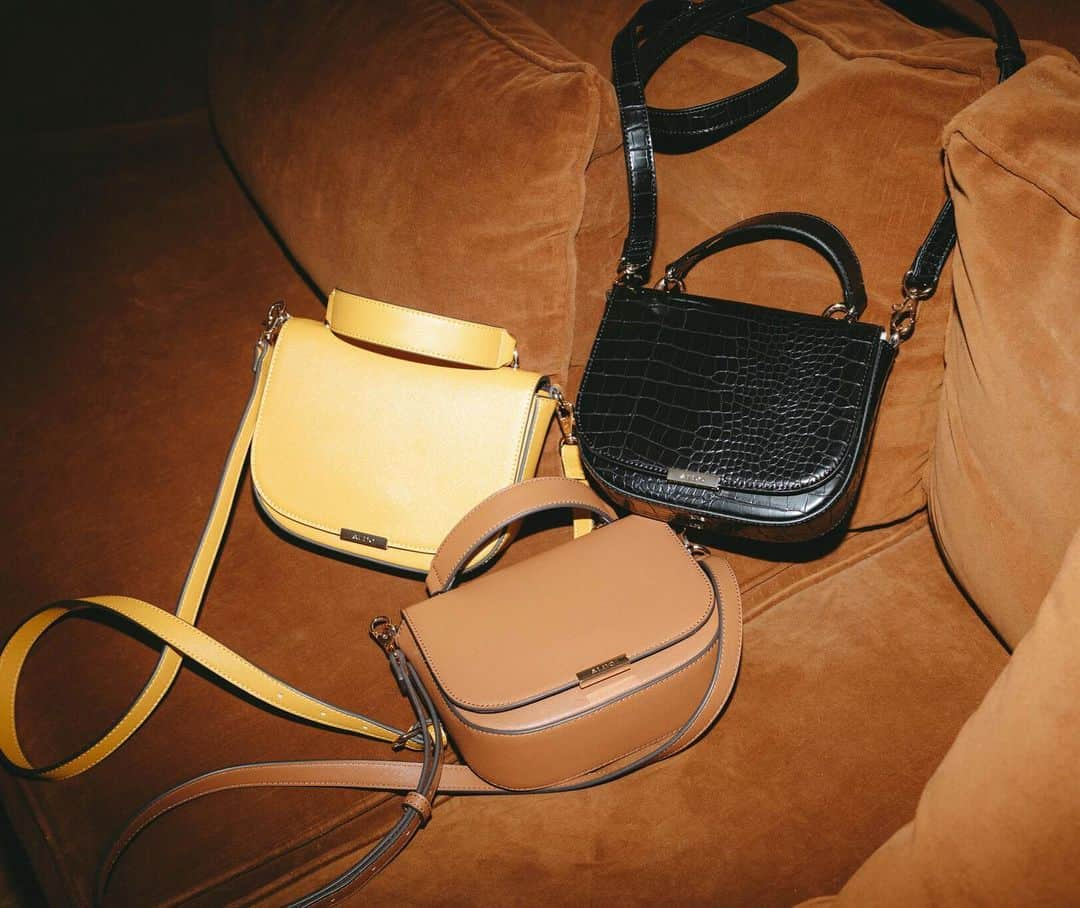 ALDO shoesさんのインスタグラム写真 - (ALDO shoesInstagram)「Say hello to our most versatile crossbody bag Teatraa that can take you from day-to-night in a perfectly styled cinch. Make sure to snag this #BlackFriday must-have before it’s too late.  #ALDO #bagandbrag」11月13日 3時01分 - aldo_shoes