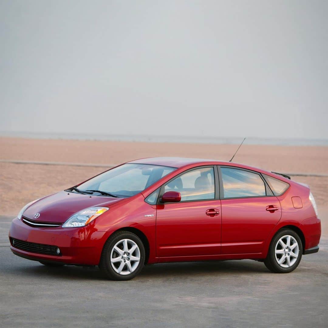 toyotausaさんのインスタグラム写真 - (toyotausaInstagram)「Contrary to popular belief, the sequel can be better than the original. #TBT 2007 #Prius #LetsGoPlaces」11月13日 3時43分 - toyotausa