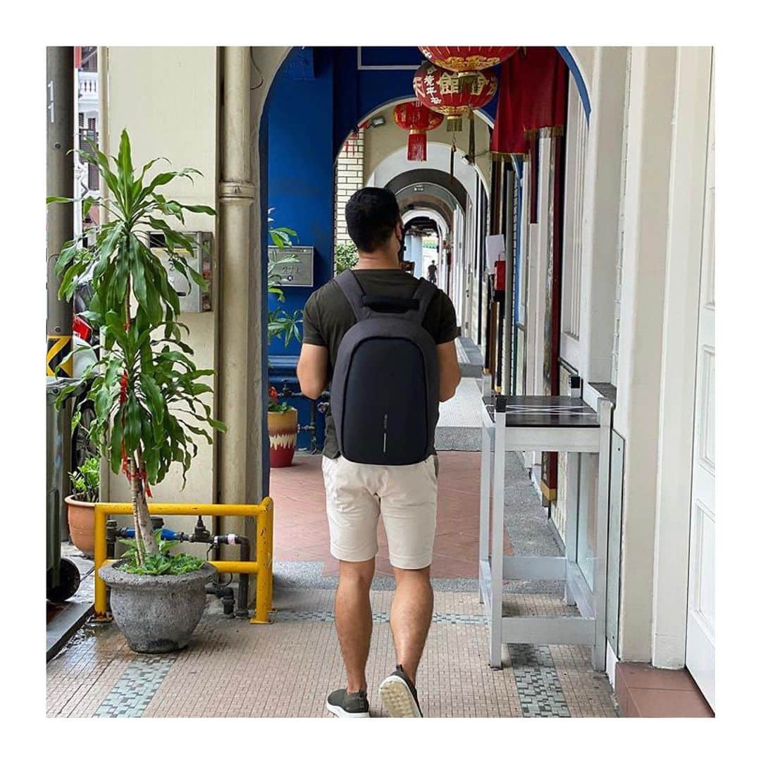 XD Designのインスタグラム：「“Tourist in my own city” part 2 ⭐️ @famous_amos94 #exploringsingapore ⠀⠀⠀⠀⠀⠀⠀⠀⠀ ⠀⠀⠀⠀⠀⠀⠀⠀⠀⠀⠀  ⠀⠀⠀⠀⠀⠀⠀⠀⠀ ⠀⠀⠀⠀⠀⠀⠀⠀⠀ ⠀⠀⠀⠀⠀⠀⠀⠀⠀ ⠀⠀⠀⠀⠀⠀⠀⠀⠀ ⠀⠀⠀⠀⠀⠀⠀⠀⠀ ⠀⠀⠀⠀⠀⠀⠀⠀⠀ ⠀⠀⠀⠀⠀⠀⠀⠀⠀ ⠀⠀⠀⠀⠀⠀⠀⠀⠀ ⠀⠀⠀⠀⠀⠀⠀⠀⠀ ⠀⠀⠀⠀⠀⠀⠀⠀⠀   #MadeforModernNomads 🎒 • • • #xddesign #xddesignbackstory #xddesignbobby #bobbybackpack #bobbypro #camerabag #usbbag #antitheftbag #antitheftbackpack #travellifestyle #photooftheday #modernnomad #commuter #gotyourback #keepexploring #stayconnected #travelbuddy #travelgear #digitalnomad #global_people #travelsafe #digitalnomadlife #citylife #thetraveltag #smartbag #sustainablebag #touristinmyowncity #singapore_insta」