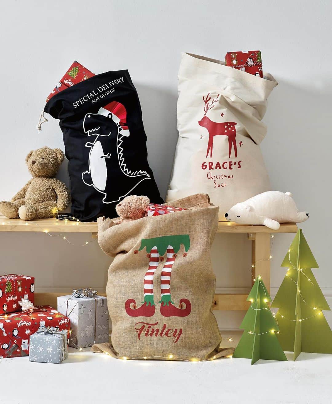 Nextさんのインスタグラム写真 - (NextInstagram)「Personalised Christmas sacks for the WHOLE family!🎄🎁 Tap to Shop 🔎Dinosaur Sack: 246742 Elf Sack: 622151 Reindeer Sack: 886582 ☝️ Tap the link in our bio to shop Christmas #nexthome #merryeverything #personalised」11月13日 4時07分 - nextofficial