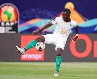 マックス・グラデルのインスタグラム：「Merci a tous pour vos messages juste l’épaule qui est déplacé le plus important était la victoire et on la fait pour vous et aussi pour nos disparut MAG15🇨🇮🇨🇮🇨🇮🙏🏾🙏🏾🙏🏾」