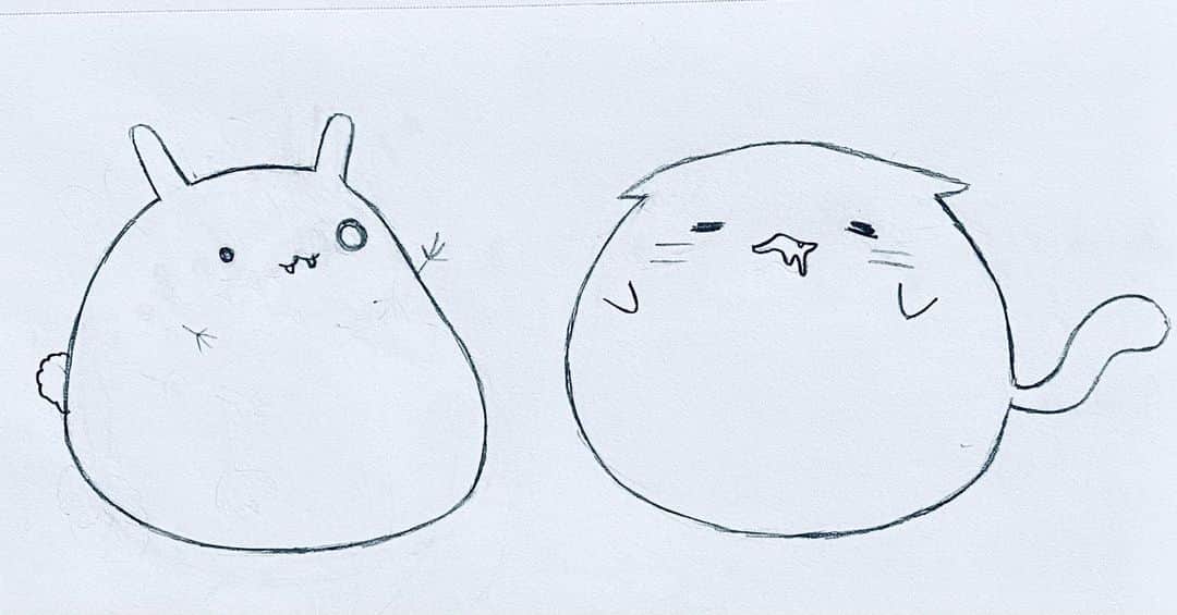 TOKiMONSTAさんのインスタグラム写真 - (TOKiMONSTAInstagram)「So I drew me and @misha_the_cat in our true forms— over fed blobs. Should I toss this on a shirt?」11月13日 4時51分 - tokimonsta