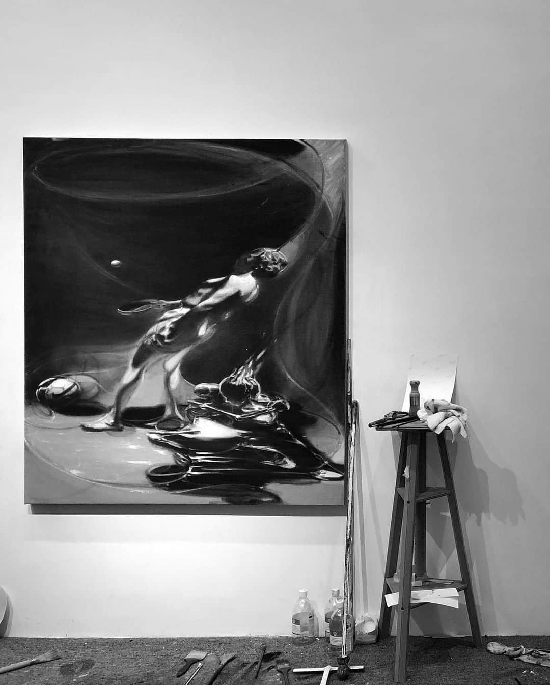 ガゴシアン・ギャラリーさんのインスタグラム写真 - (ガゴシアン・ギャラリーInstagram)「#JiaAili: "When I’m drawing on glass, it seems I’ve rediscovered the excitement I felt when I first took up the paintbrush." —Jia Aili  Gagosian is pleased to participate in ART021 Shanghai 2020 with a solo booth of new paintings by Jia Aili, opening November 14. In this new series, Jia depicts mountain ranges from around the globe, including sites in China and Switzerland. One of these mountain paintings will be presented as a special installation in the gallery’s booth.  In a piece for "Gagosian Quarterly," critic and curator Shen Qilan speaks with the artist about his latest works. Follow the link in our bio to read the interview. _________ #ART021 #Gagosian #GagosianQuarterly @jiaaili_studio @art021_sh Jia Aili’s studio in Beijing; (1) Jia Aili working on the painting "Everest" (2020); (2) "Variation," 2020, in progress; (3) "Snowline," 2020, in progress. Artwork © Jia Aili Studio」11月13日 4時59分 - gagosian