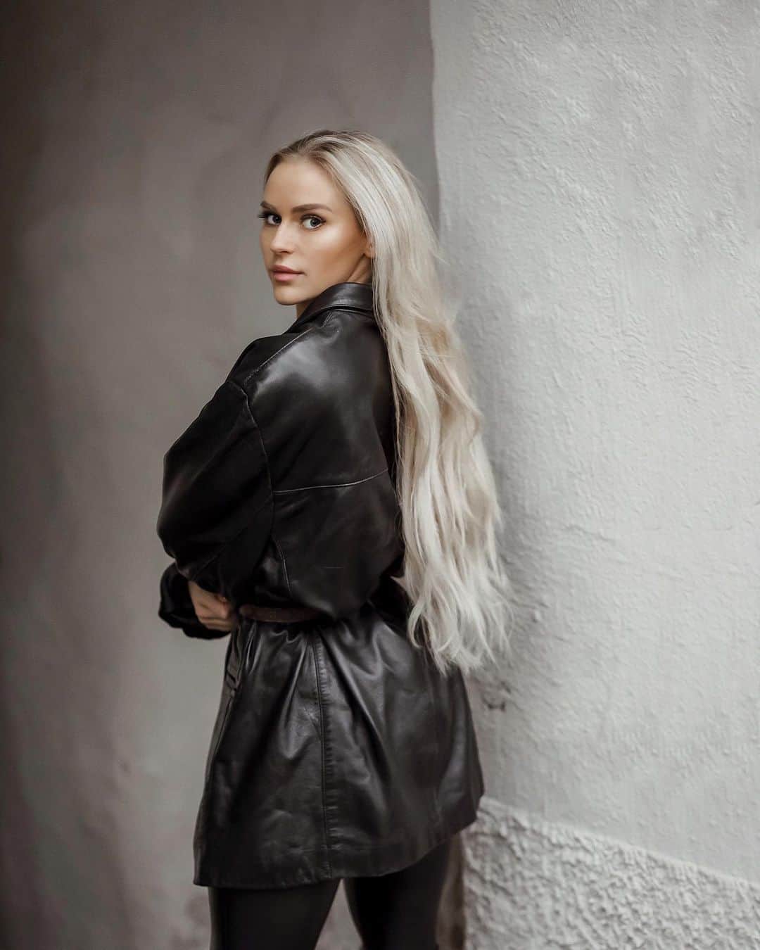 Anna Nyströmのインスタグラム：「1, 2 or 3? 🖤」