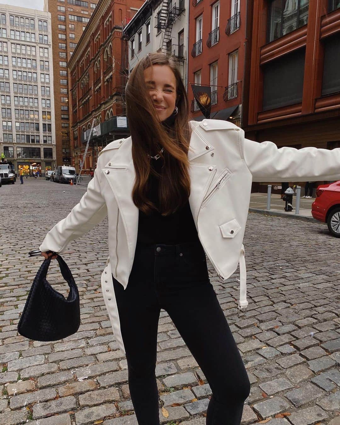 We Wore Whatのインスタグラム：「Just finished setting up the @wegavewhat x @showfields small business pop-up and can’t stop smiling! This is the culmination of what WGW stands for, and nothing makes me happier than helping others whether it’s raising money for Honduras or creating the first retail opportunity for a young brand. This is the responsibility I feel with the platform I’ve spent a decade building and is truly something I’m so passionate about. See you there!」