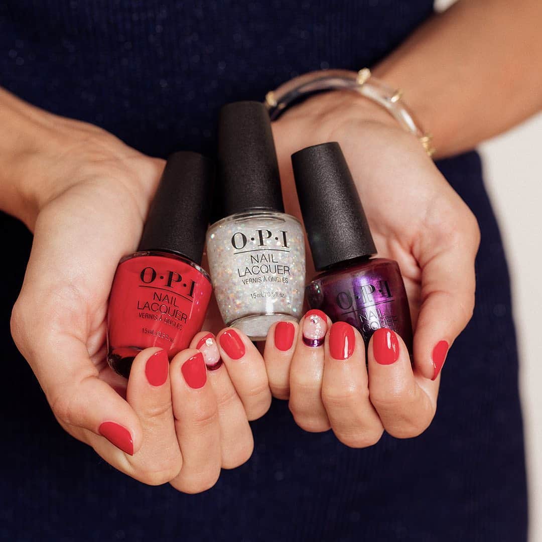 OPIさんのインスタグラム写真 - (OPIInstagram)「#HolidayInspiration from our #OPIShineBright collection ✨  #ColorIsTheAnswer #OPIObsessed #OPIPro  #GlitterNails #GlitterMani #HolidayMani #NailTrends #HolidayNails #HolidayNailInspo #NailsOnPoint #NYENails #NYEMani #NYENailInspo」11月13日 6時18分 - opi