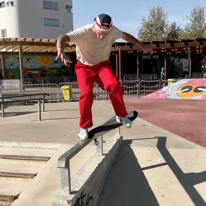 グスタボ・リベイロのインスタグラム：「Lil sesh this morning w/ @durandsk8」