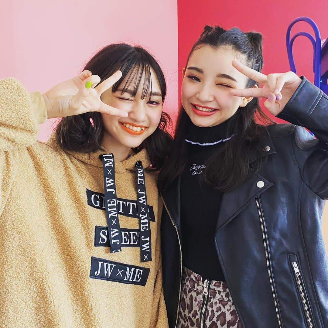 ニコ☆プチのインスタグラム：「・ レイラとメイ。 かわよい。 ・ ・ #ニコプチ #プチモ #犬飼恋彩 #本多萌愛 #レイラ #メイ」