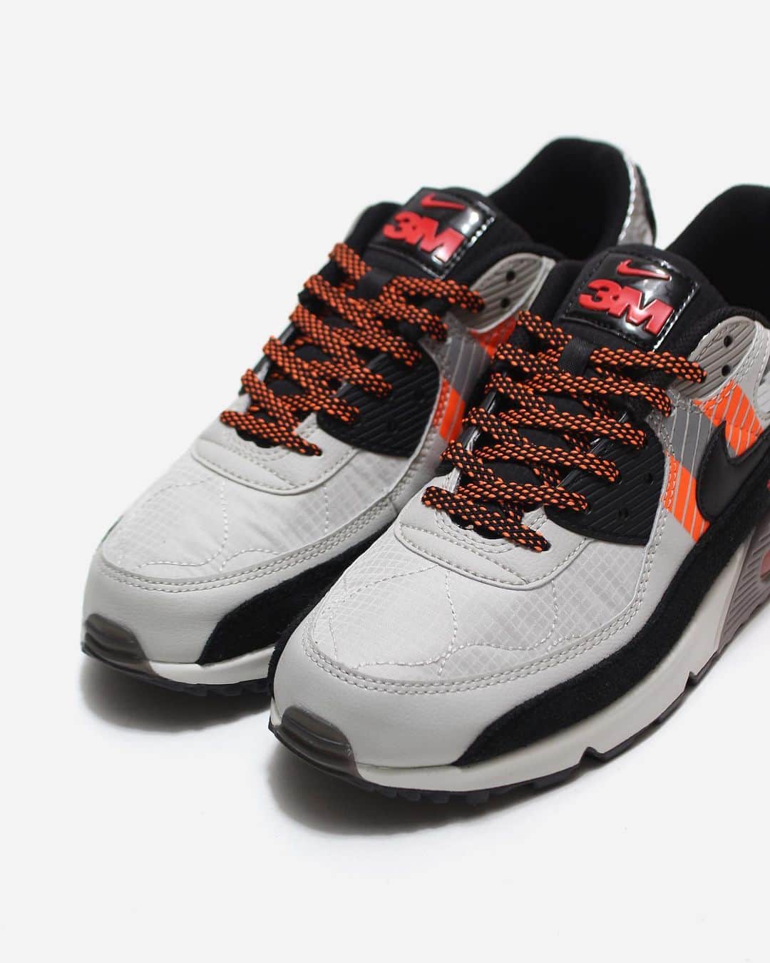 A+Sのインスタグラム：「2020. 11. 16 (mon) in store  ■NIKE AIR MAX 90 3M COLOR : LIGHT BONE SIZE : 26.0cm - 29.0cm PRICE : ¥11,000 (+TAX)  他のどのシューズよりも軽やかで快適な、定評のあるアイテム。ナイキ エア マックス 90は、アイコニックなワッフルソール、ステッチを施したオーバーレイ、クラシックなTPUアクセントで、オリジナルモデルのルーツを忠実に体現。 斬新な3M™のディテールにはSCOTCHLITE™とTHINSULATE™を使用。MAX AIRクッショニングの快適な履き心地に、足を踏み込むたびに暖かさと光沢をプラスされ、モダンなスタイルにアップデート。   A well-established item that is lighter and more comfortable than any other shoe. The Nike Air Max 90 faithfully embodies the roots of the original model with its iconic waffle sole, stitched overlays and classic TPU accents. Innovative 3M ™ details use SCOTCHLITE ™ and THINSULATE ™. MAX AIR cushioning is comfortable to wear, with warmth and luster added every time you step on it, updating it to a modern style.  #a_and_s #NIKE #NIKEAIRMAX #NIKEAIRMAX90 #NIKEAIRMAX903M #3M」